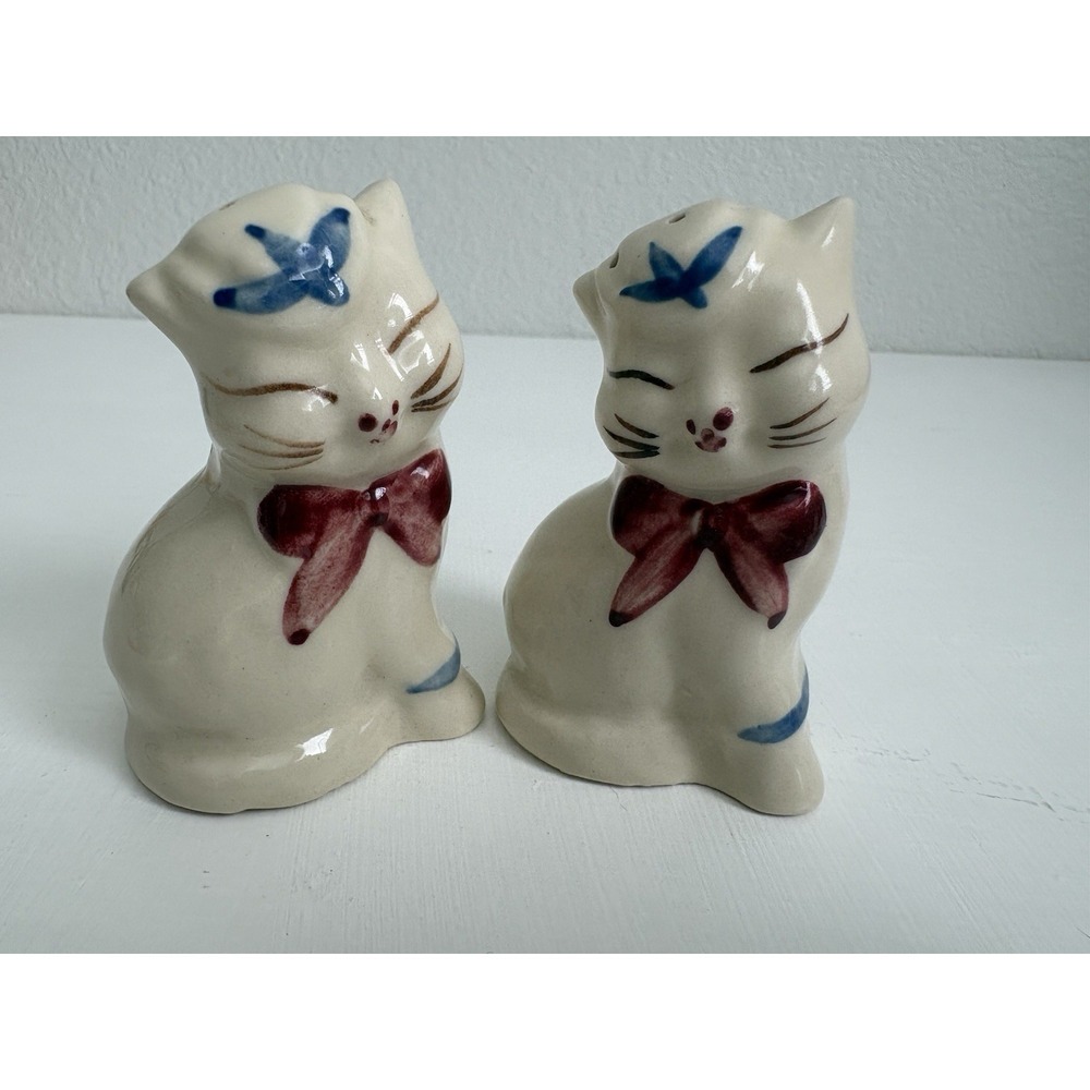 Vintage Shawnee Pottery Puss N Boots Cat Salt Pepper Shakers Pair USA 1940s